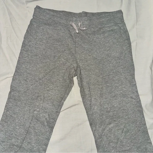 Vintage Y2K SweatPant Capri Pants with cute pockets! - Picture 3 of 16